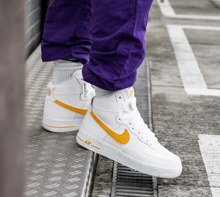 nike air force 1 university gold