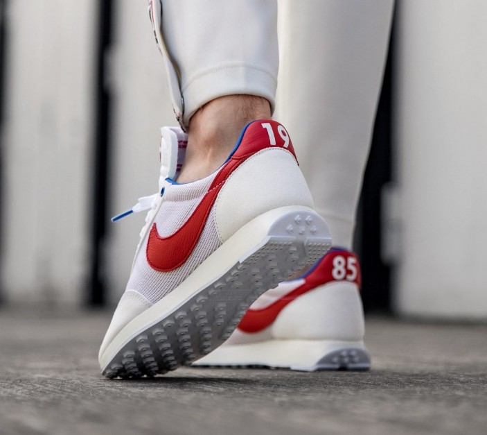gris elección Increíble Now Available: Stranger Things x Nike Tailwind '79 "Independence" — Sneaker  Shouts