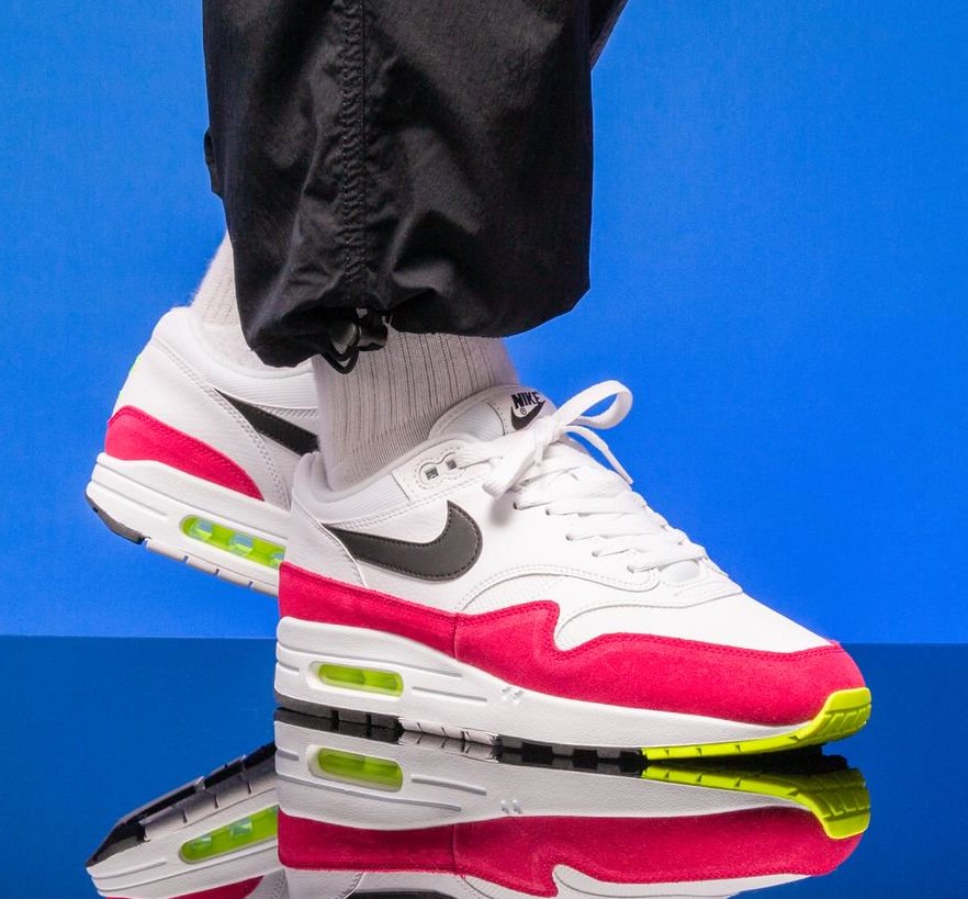 Ananiver repetitie Lokken On Sale: Nike Air Max 1 "Rush Pink" — Sneaker Shouts