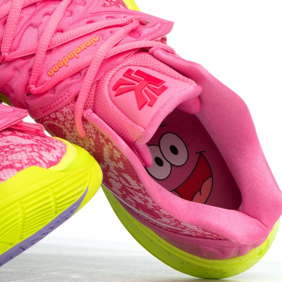 Sepatu Sneakers Pria Nike Kyrie 5 Ufo Inspired Premium Original