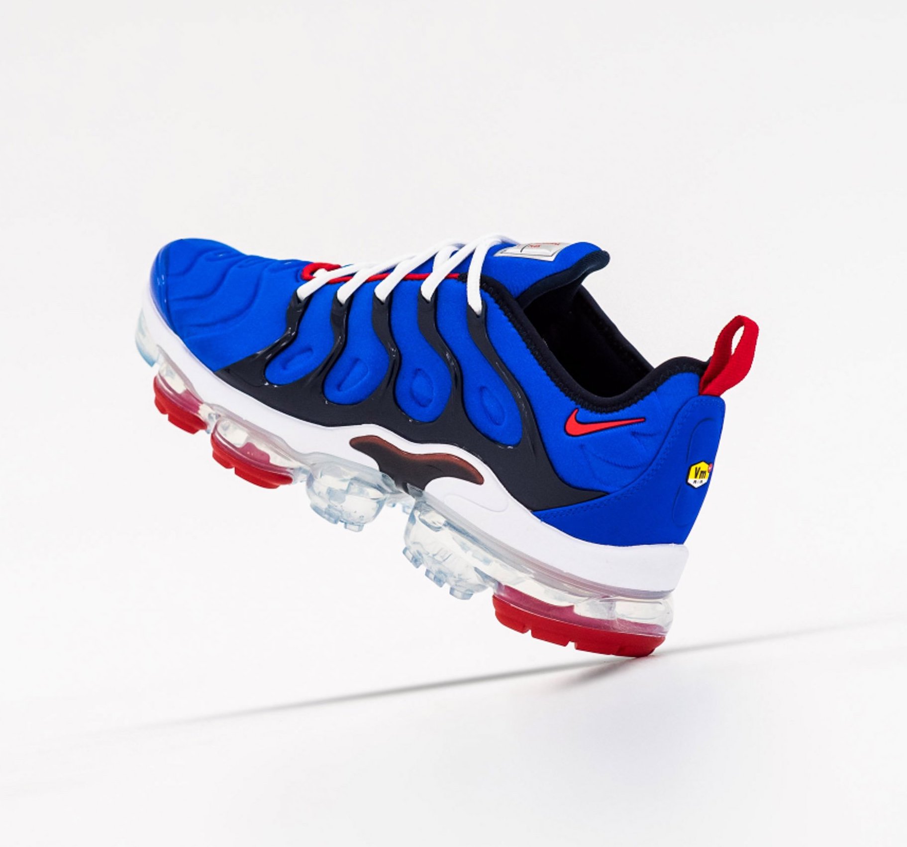 nike vapormax blue and red