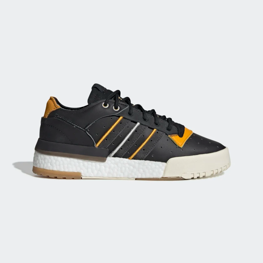 Rivalry_RM_Low_Shoes_Black_EE4987_01_standard.png
