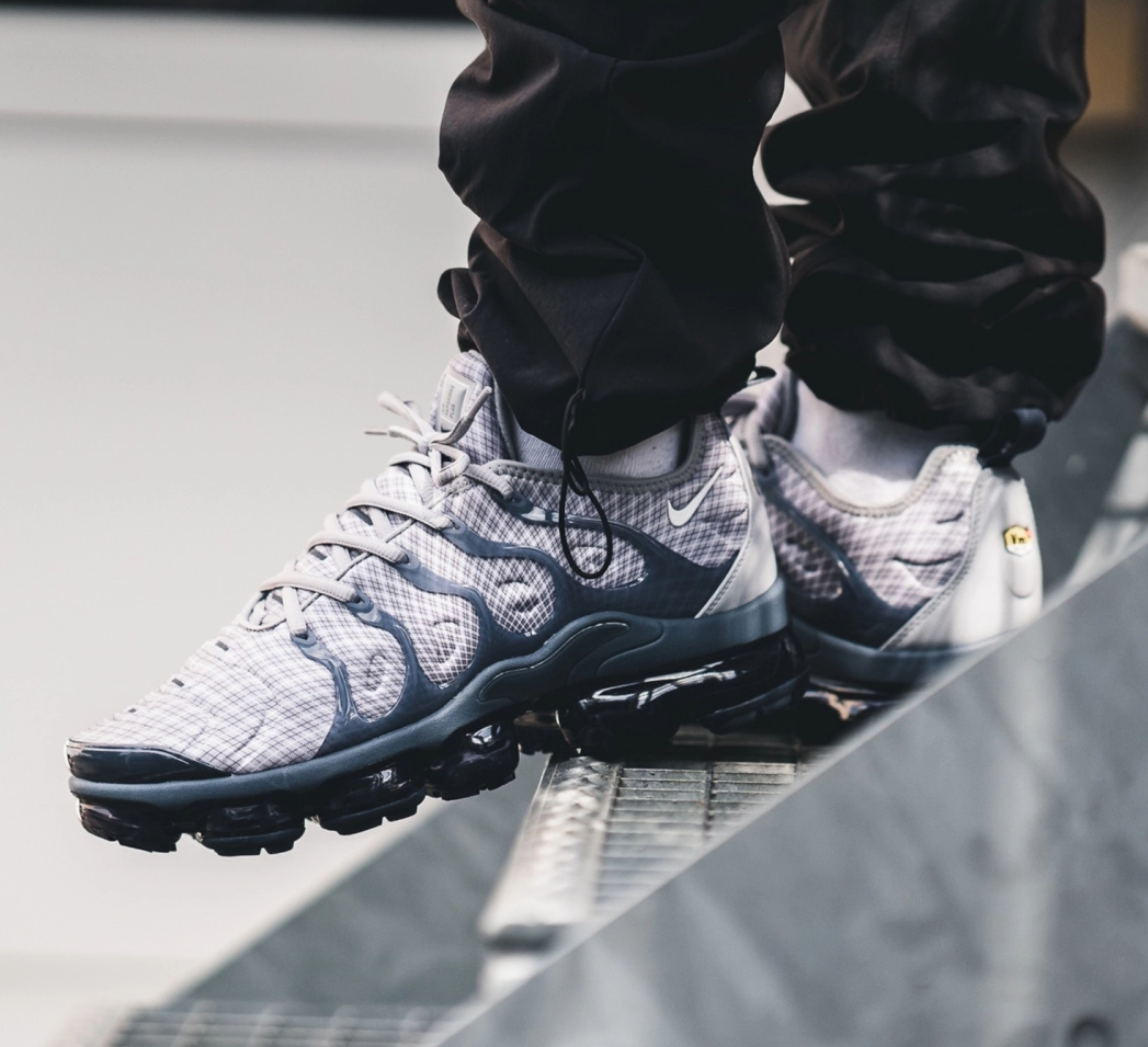 nike vapormax plus with jeans