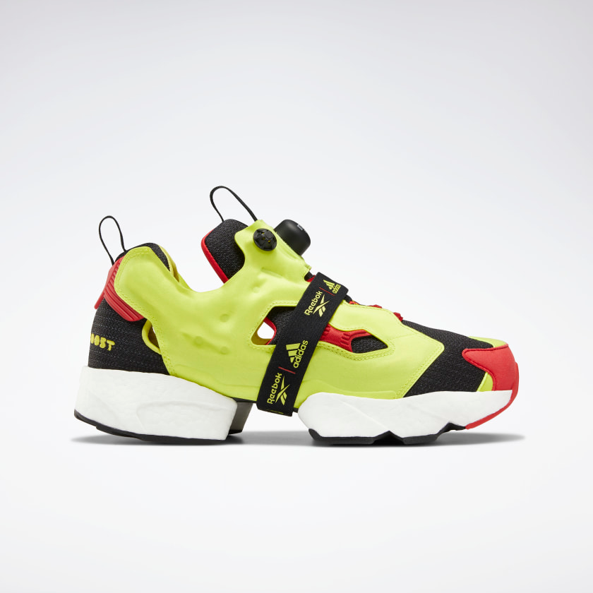 InstaPump_Fury_Boost_Shoes_Black_FW5305_01_standard.png