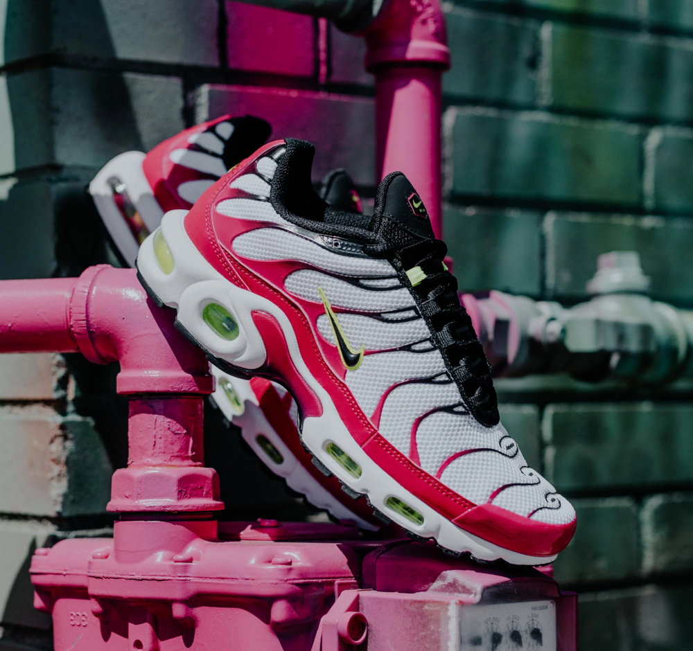 On Nike Air Max "Rush Pink" — Sneaker Shouts