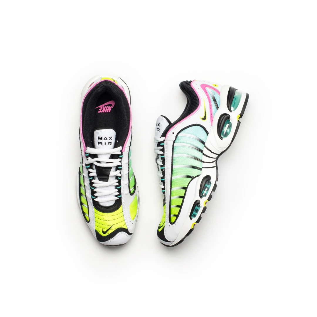 nike tailwind 4 aurora green