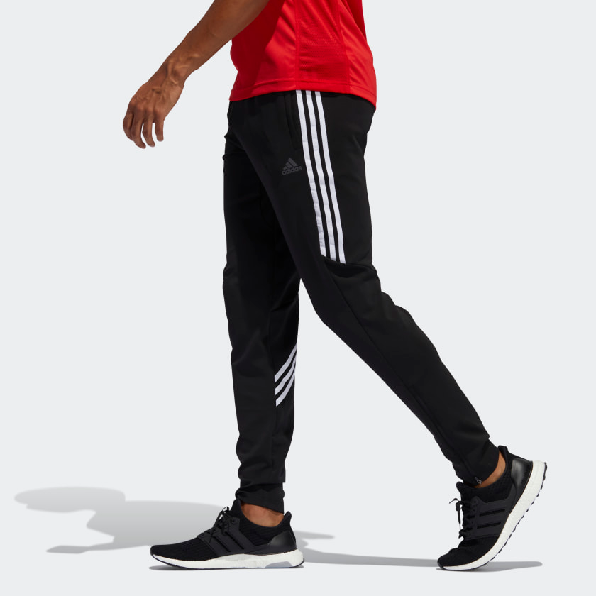 Run_It_3_Stripes_Astro_Pants_Black_ED9296_22_model.png
