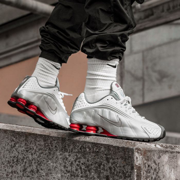 poco Tropical tos On Sale: Nike Shox R4 "Comet Red" — Sneaker Shouts