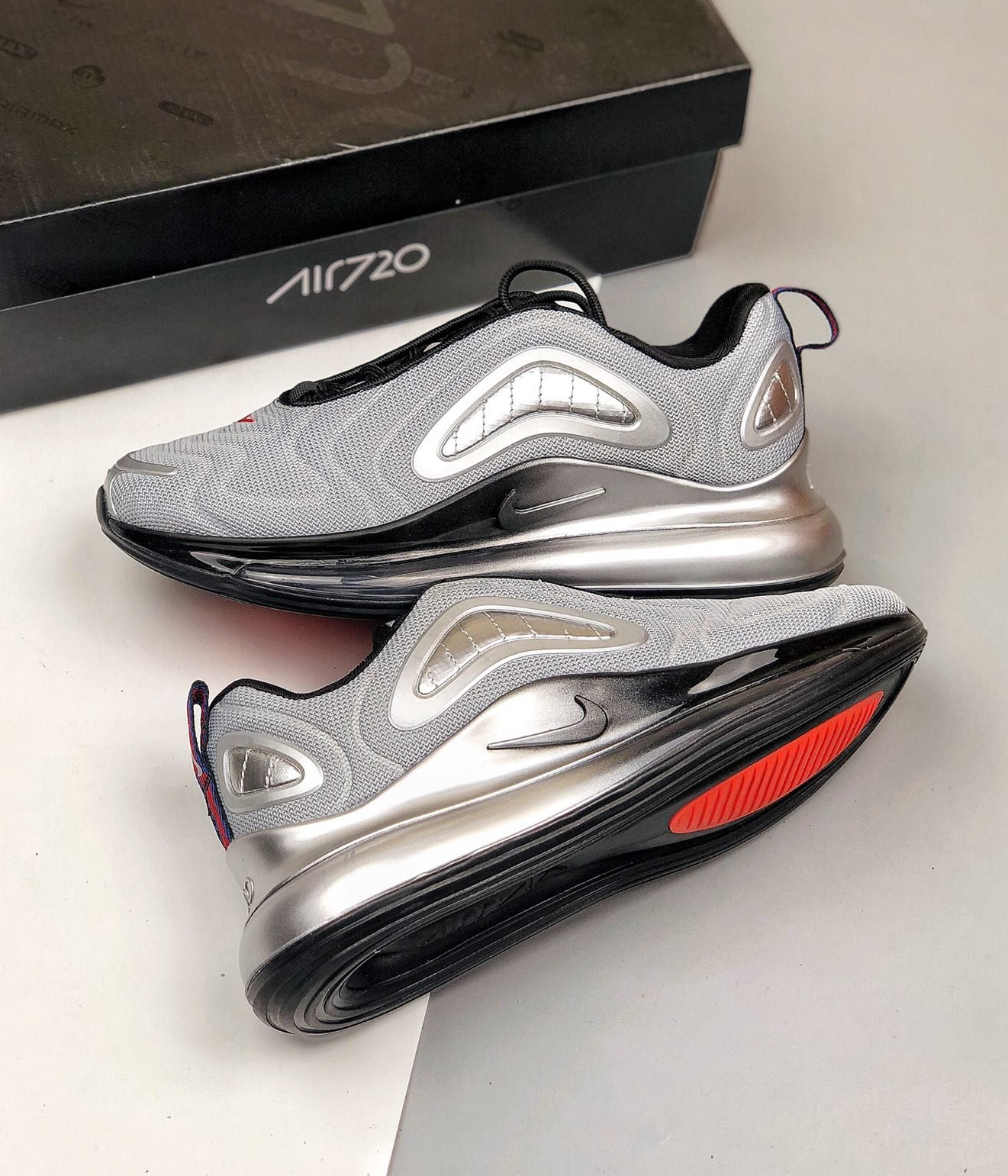 nike air max 720 silver