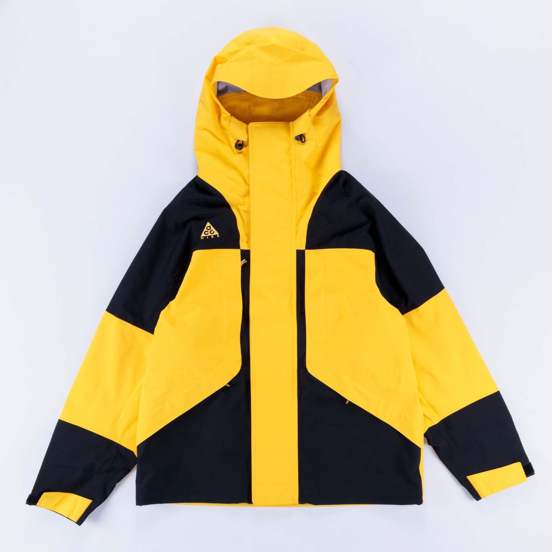 nike_acg_gore-tex_hooded_jacket_amarillo_black_bq3445-728_1.png