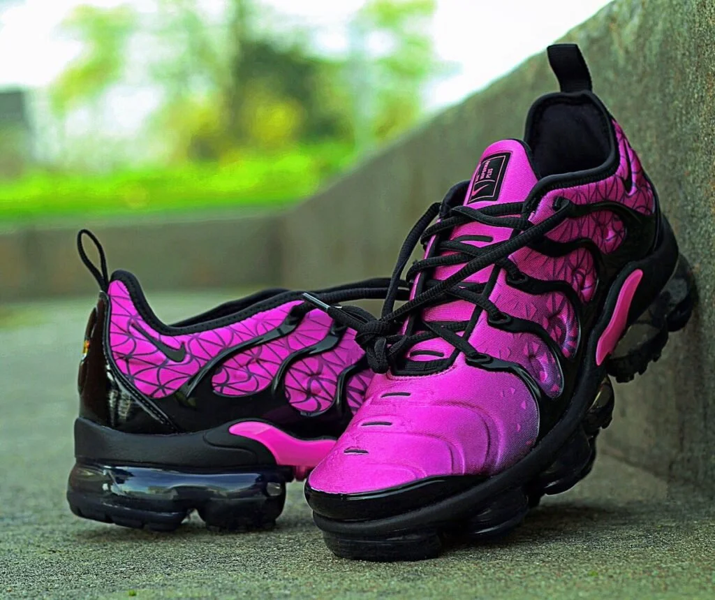 nike air vapormax plus fuchsia