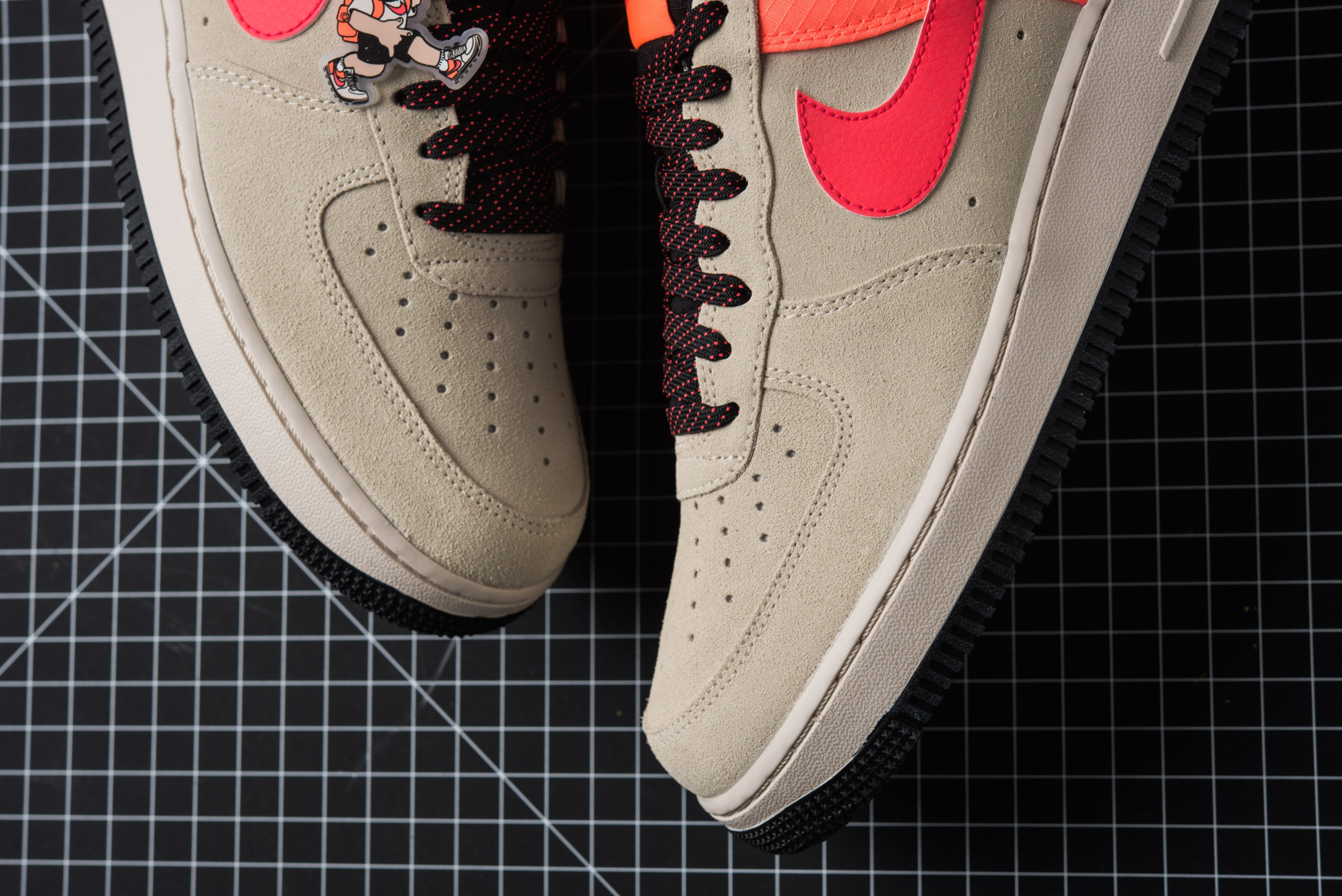 NIKE-AIR-FORCE-1-6.png