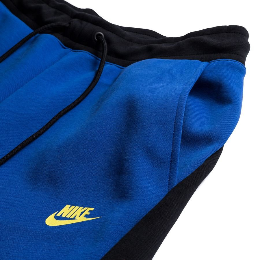 game royal nike tech fleece