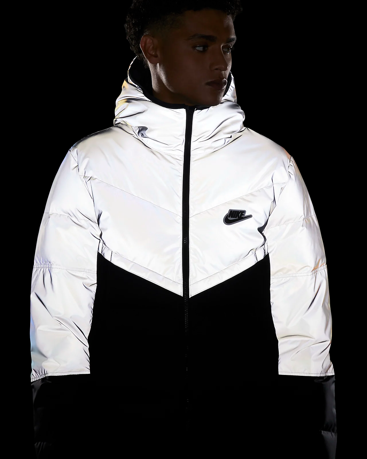 Formulering Getalenteerd holte 50% OFF the Nike Sportswear Windrunner Jacket "Reflective" — Sneaker Shouts