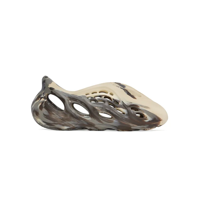 YZY_FOAM_RUNNER_ADULTS_GX8774_GX8774_04_standard.png