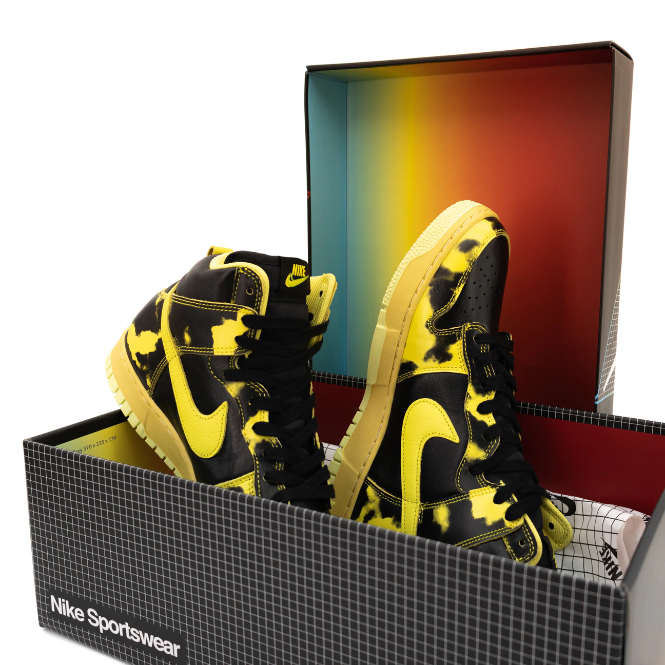 Nike-DunkHigh-Feb22-22_1296x.png