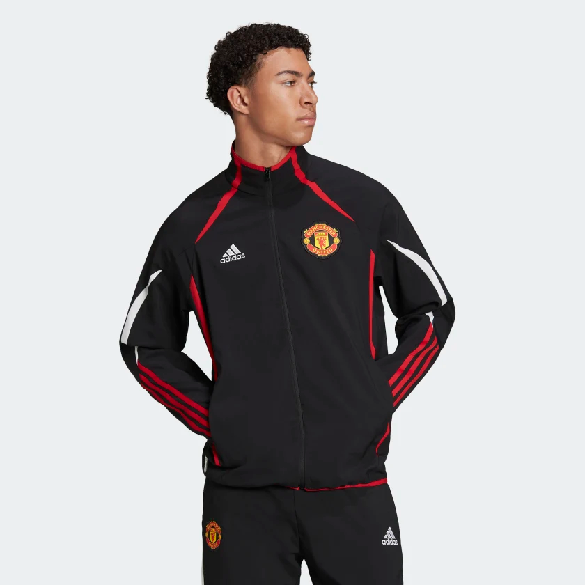 Manchester_United_Teamgeist_Woven_Jacket_Black_H64069_21_model.png