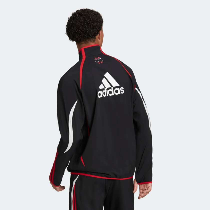 Manchester_United_Teamgeist_Woven_Jacket_Black_H64069_23_hover_model.png