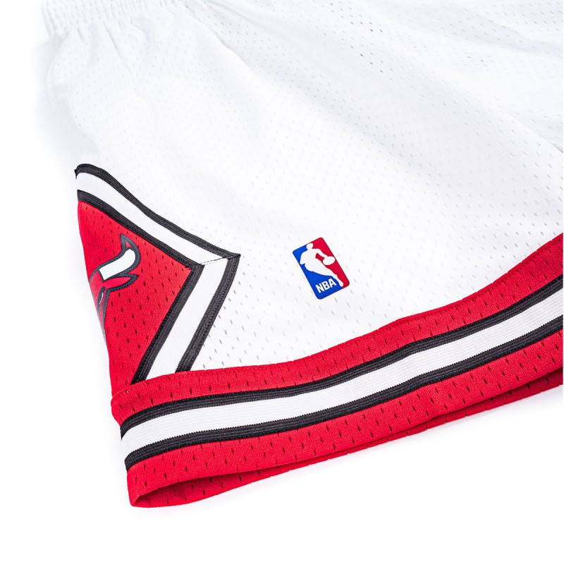 mitchell-ness-nba-swingman-shorts-chicago-bulls-1997-98.png