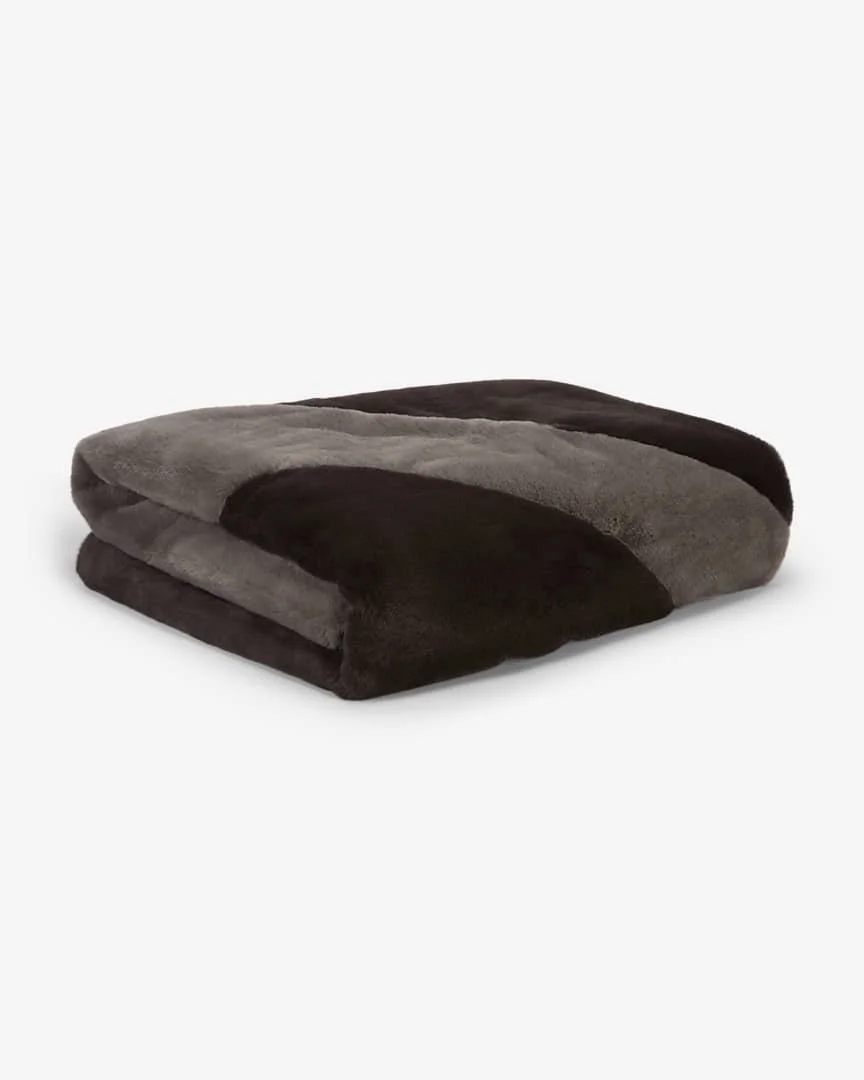sportswear-faux-fur-blanket-twT4gD.jpeg