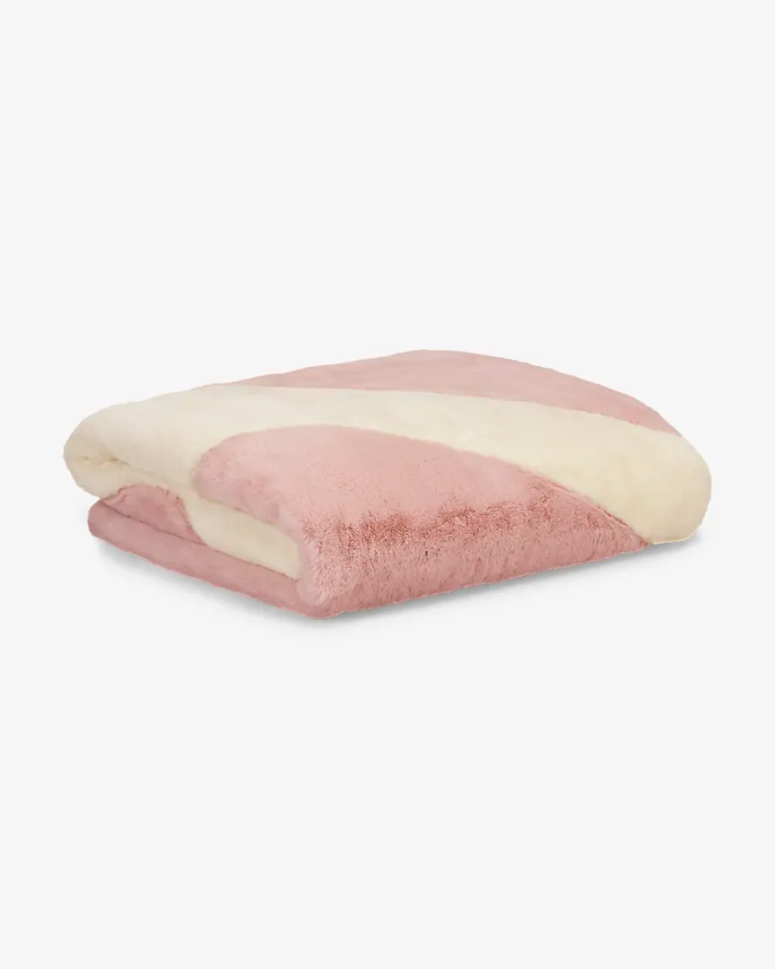sportswear-faux-fur-blanket-twT4gD.png