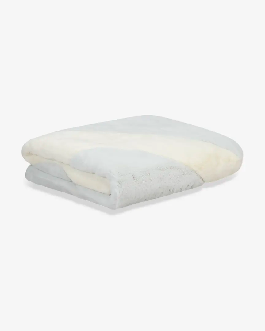 sportswear-faux-fur-blanket-twT4gD.png