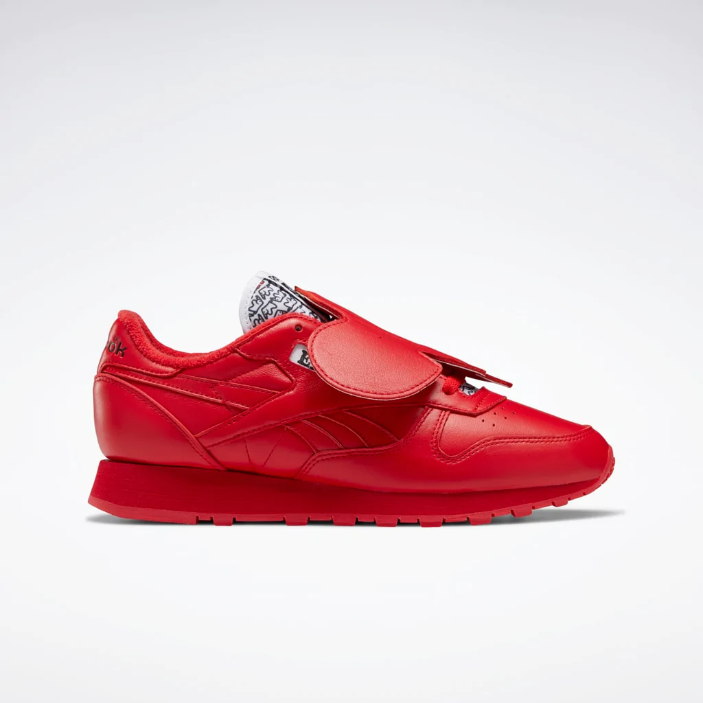 GY6384_1_FOOTWEAR_Photography_SideLateralCenterView_grey_1024x1024.png