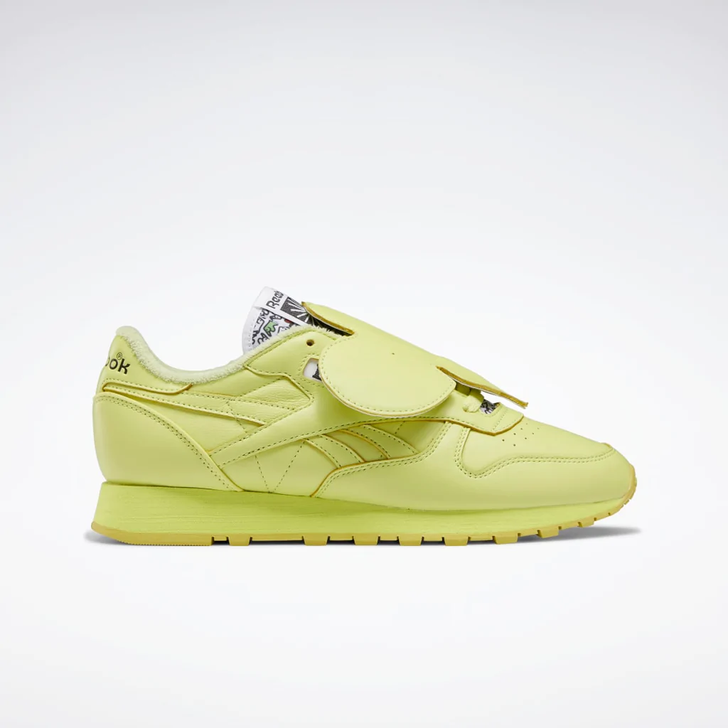 GY6386_1_FOOTWEAR_Photography_SideLateralCenterView_grey_1024x1024.png