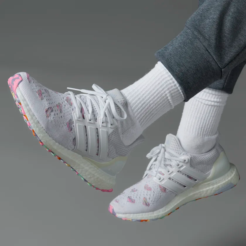 ULTRABOOST_1.0_W_White_HQ3857_HM3_hover.png