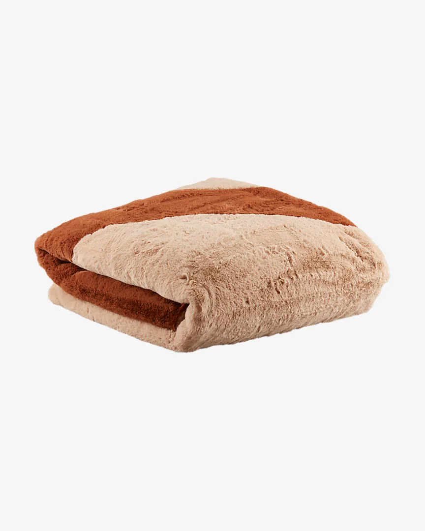 sportswear-faux-fur-blanket-twT4gD (1).png