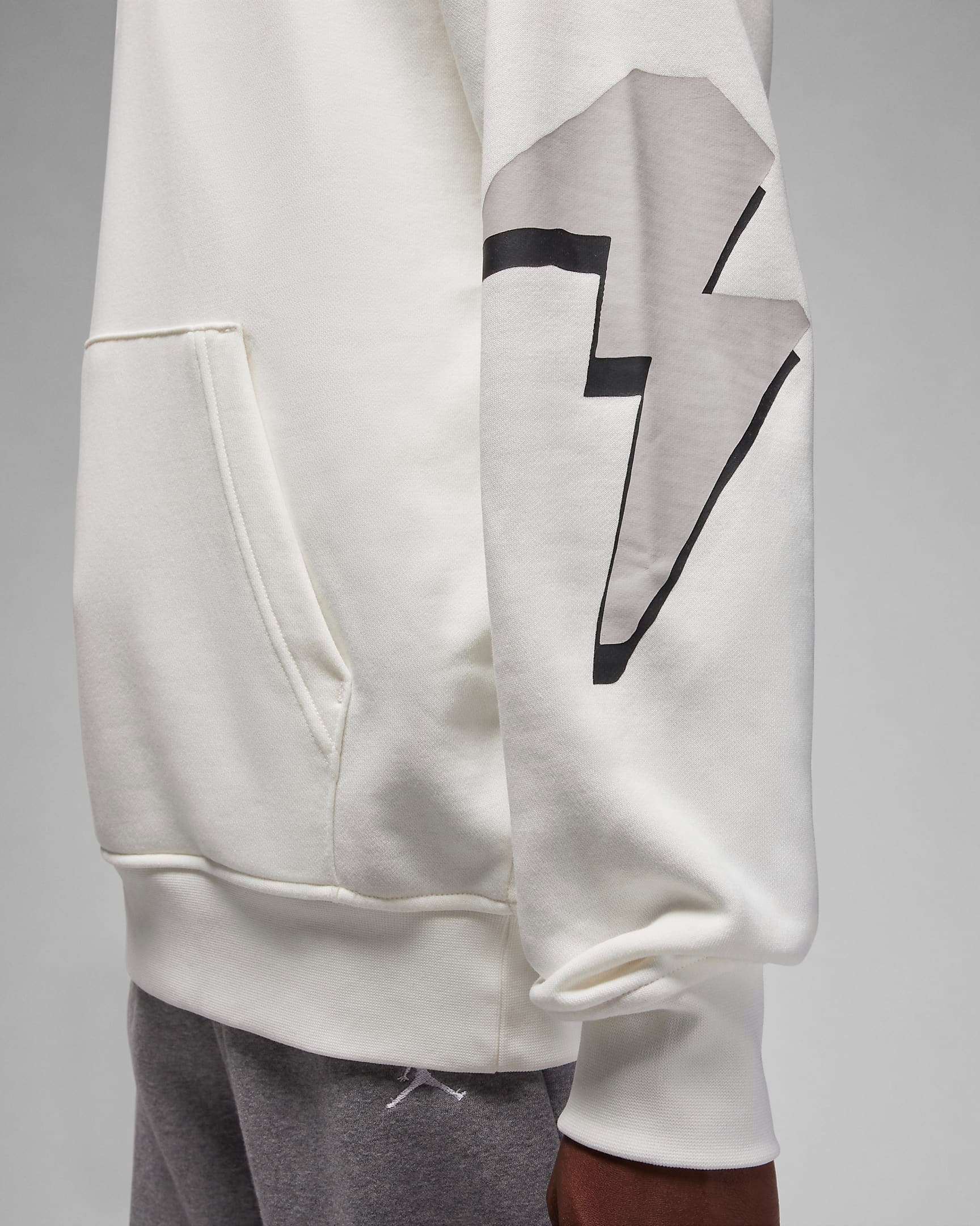 jordan-essentials-mens-graphic-fleece-pullover-hoodie-KCDqqS (1).png