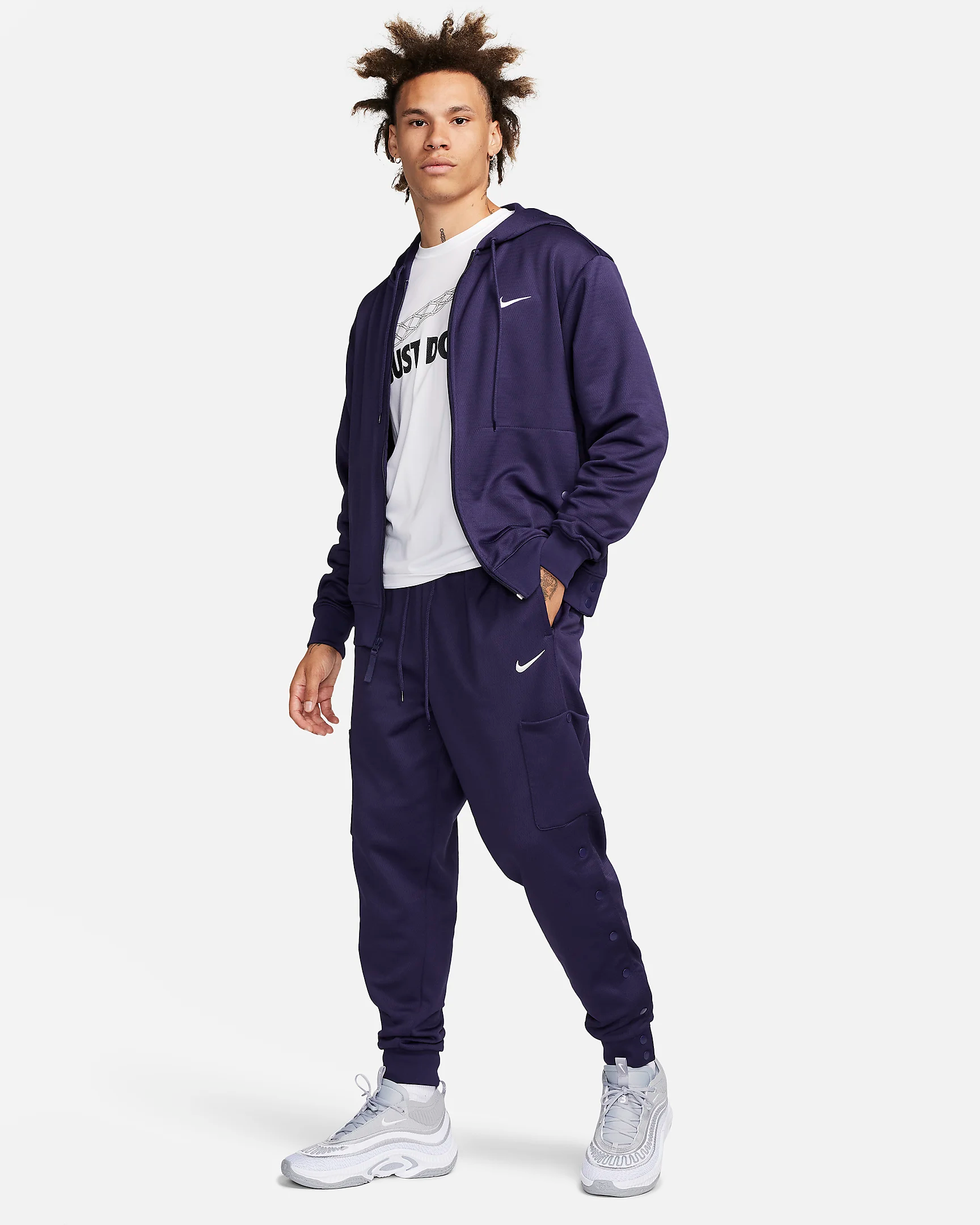 mens-therma-fit-basketball-cargo-pants-ds9fdM (1).png
