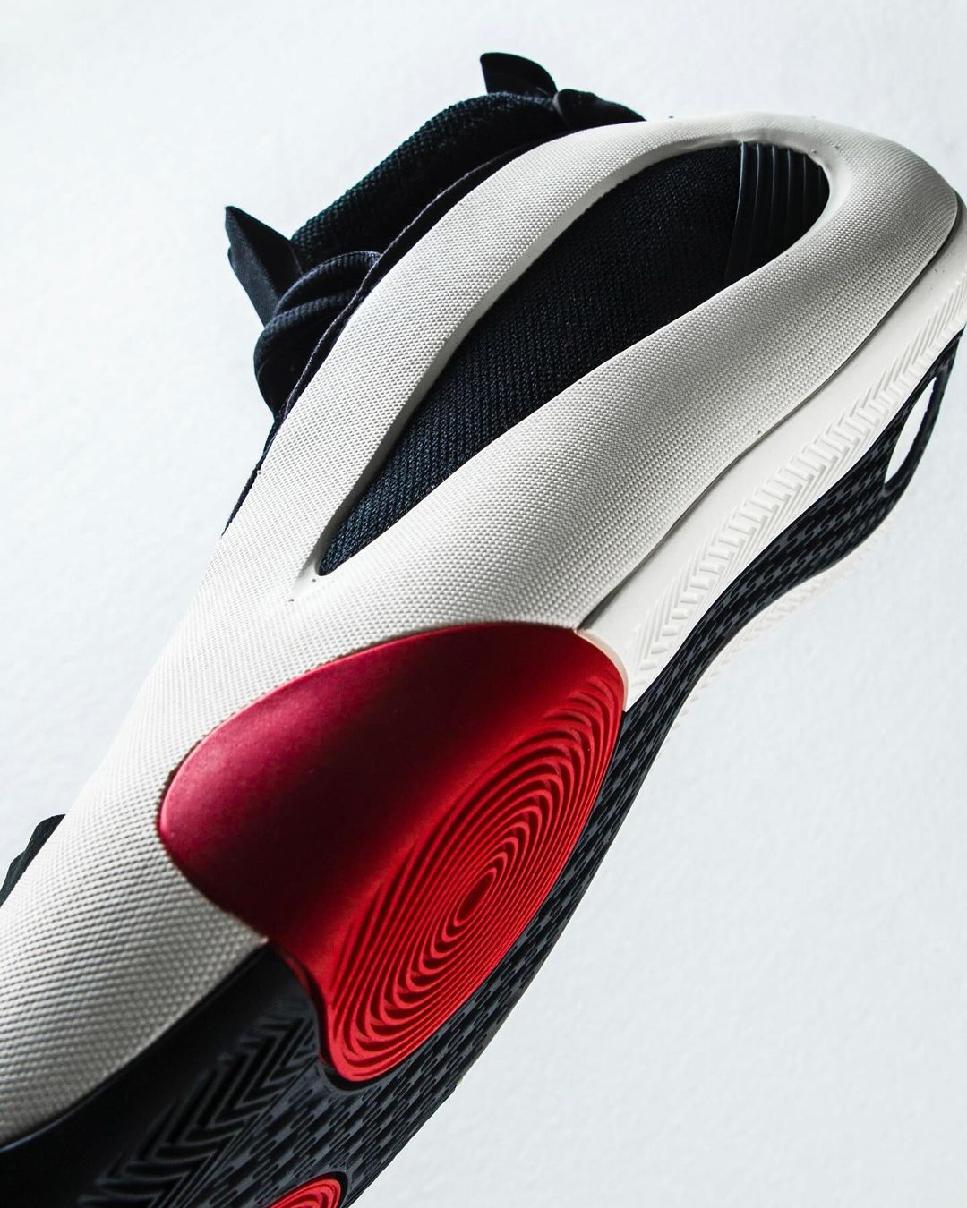 adidas-harden-vol-8-pioneer-IE2695-4.png