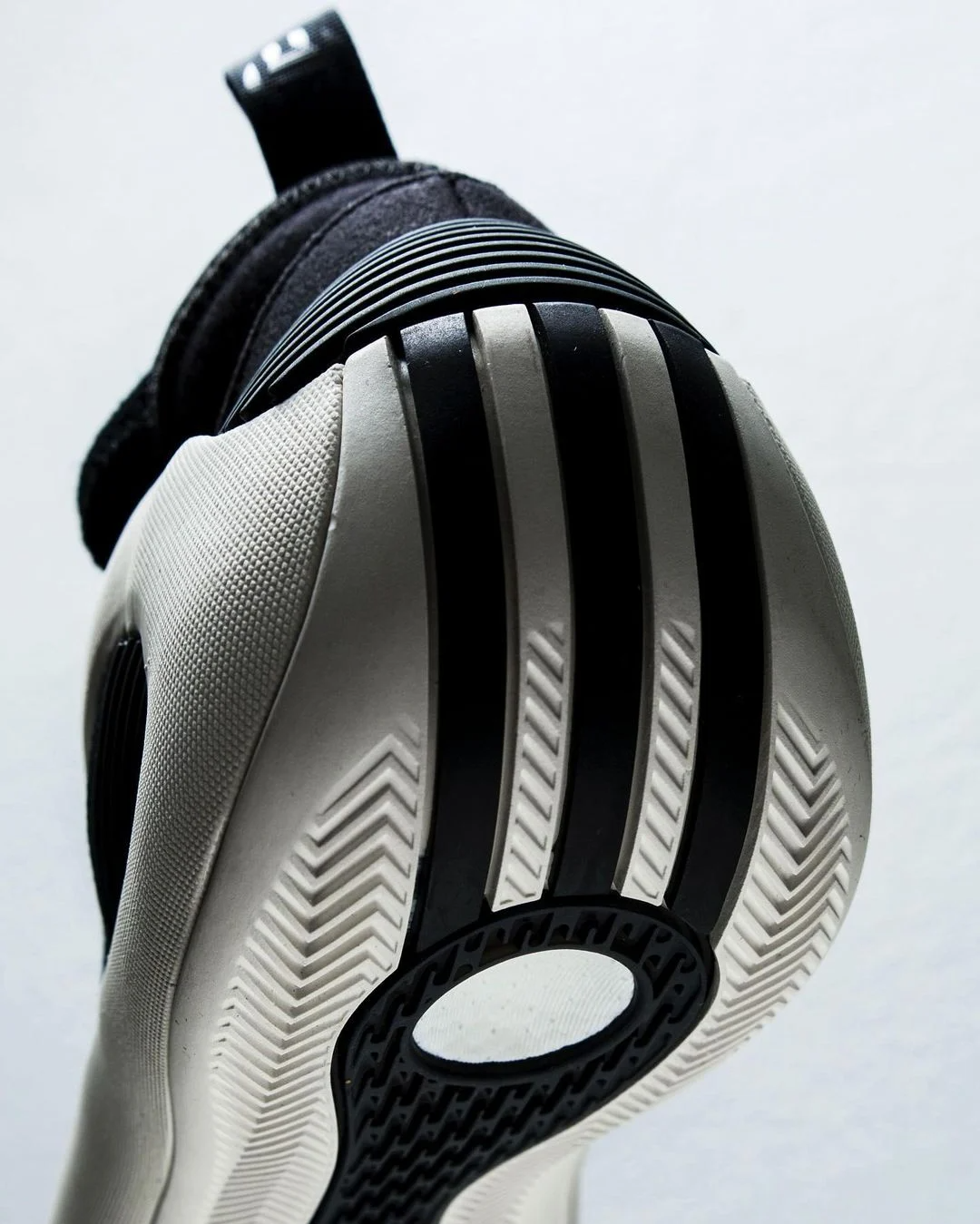 adidas-harden-vol-8-pioneer-IE2695-7.png