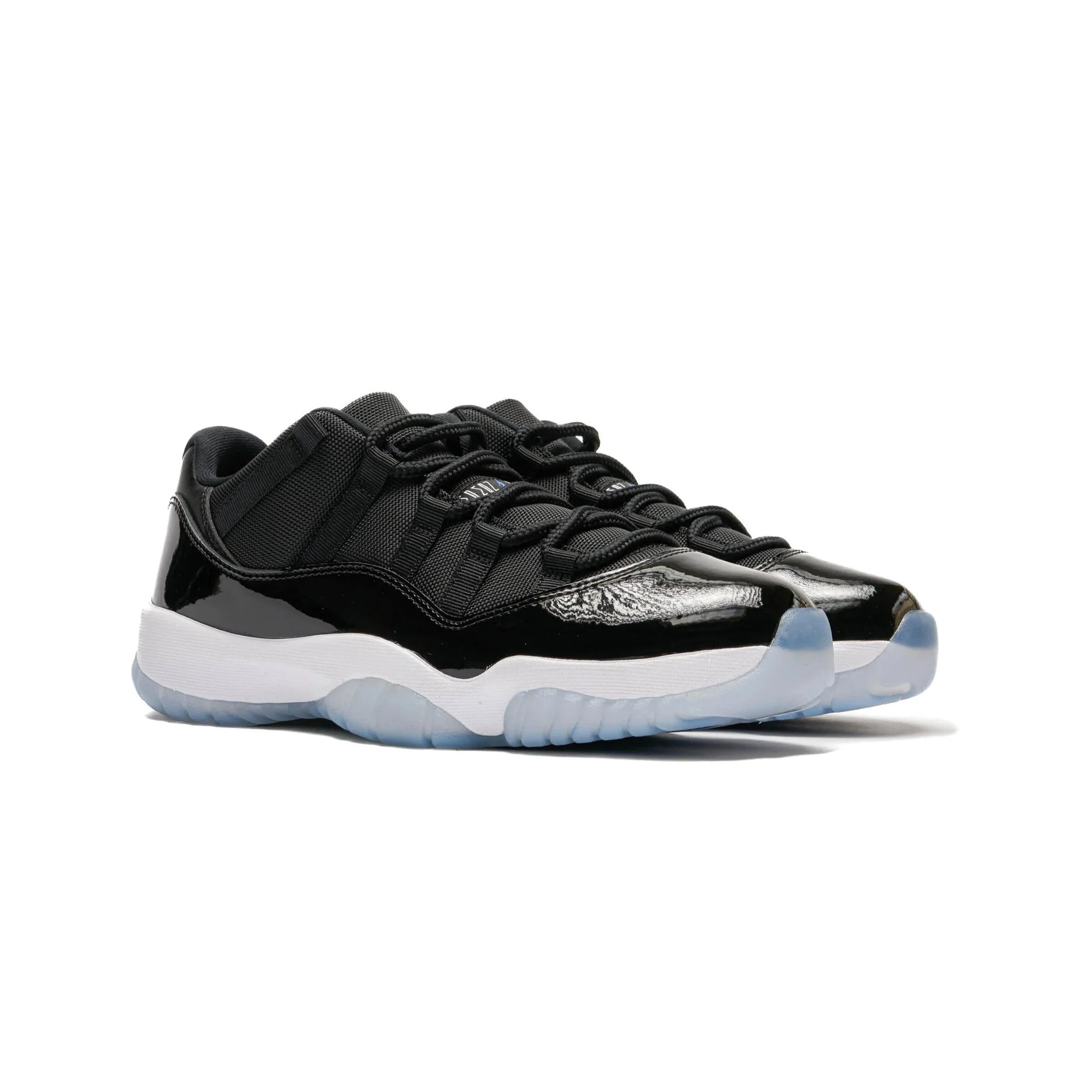 air-jordan-11-retro-low-black-varsity-royal-white-fv5104-004-footwear_20_3E_20sneaker-packshots-30.png