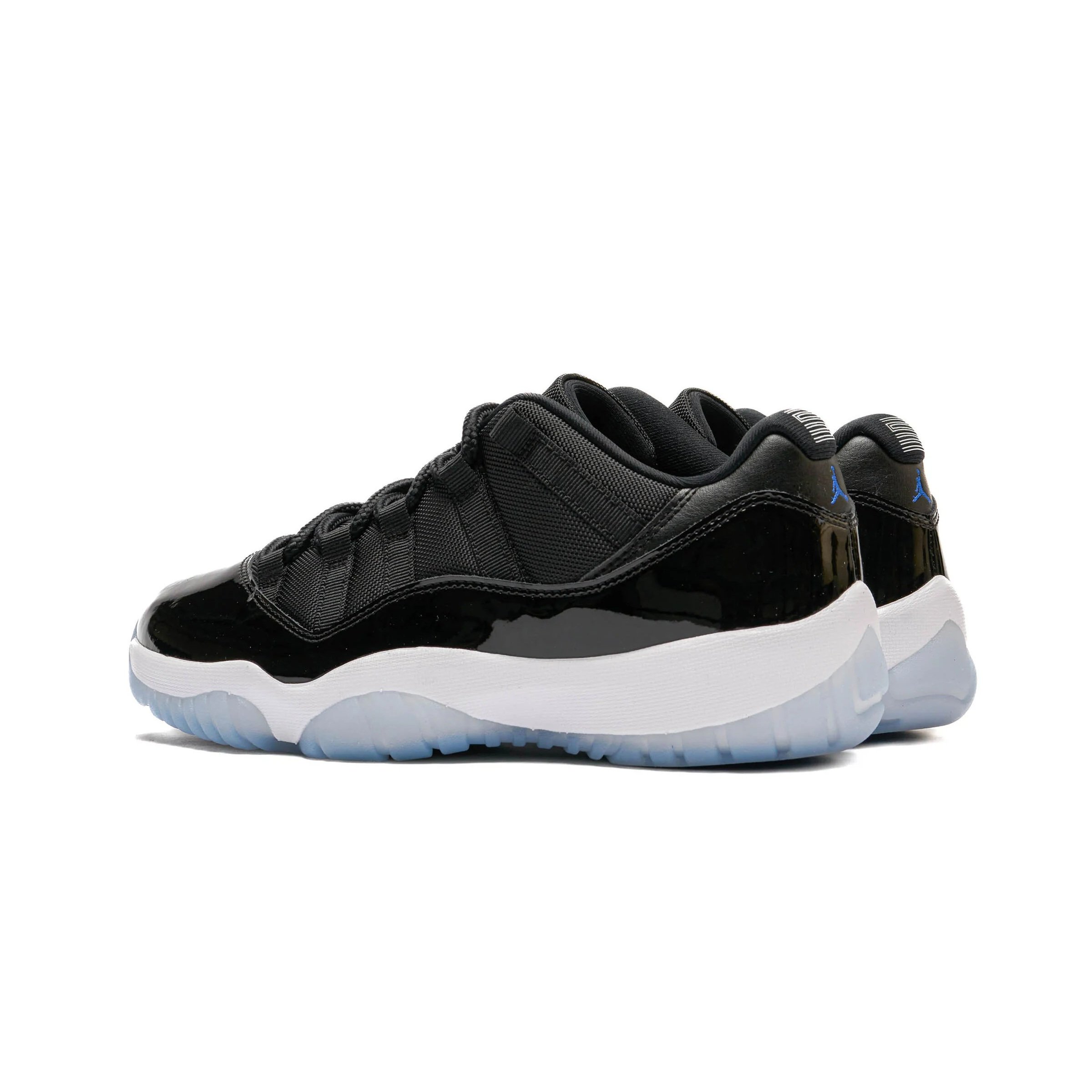 air-jordan-11-retro-low-black-varsity-royal-white-fv5104-004-footwear_20_3E_20sneaker-packshots-60.png