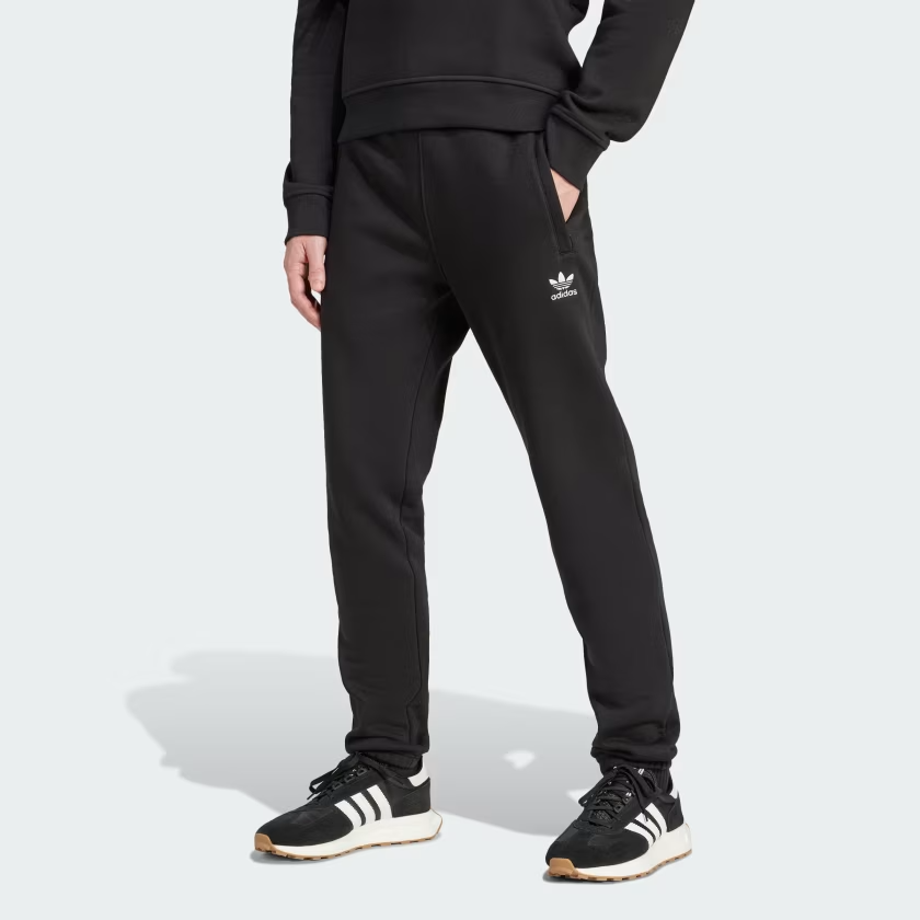 Trefoil_Essentials_Pants_Black_IY7361_21_model.png