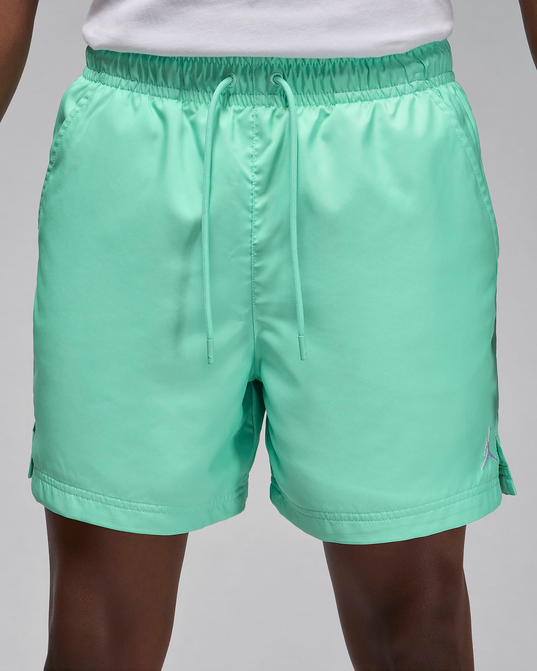 M+J+ESS+POOLSIDE+LBR+5_22 (2).png