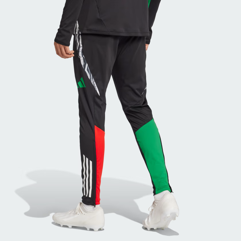 Arsenal_Tiro_24_Training_Pants_Black_IS9978_23_hover_model.png