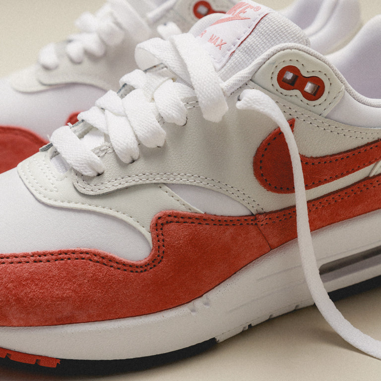 j45f6nuwxAhBW12UM2rh_FZ1468-100-Nike-Wmns-Air-Max-1-87-White-Canyon-Pink-Summit-White-Black-sm-1_768x768_crop_center.png