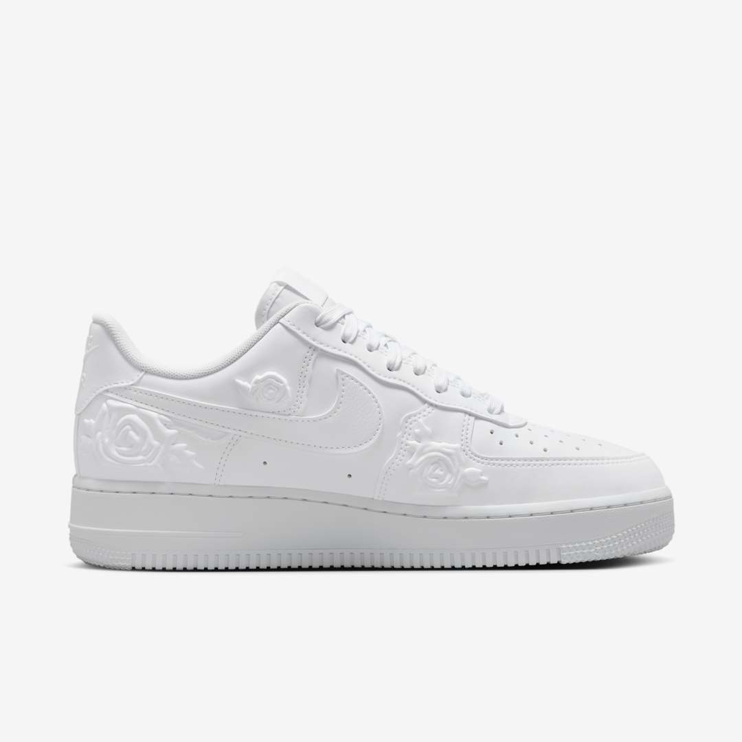 Nike-Air-Force-1-Low-White-Roses-HF2016-100-04.png