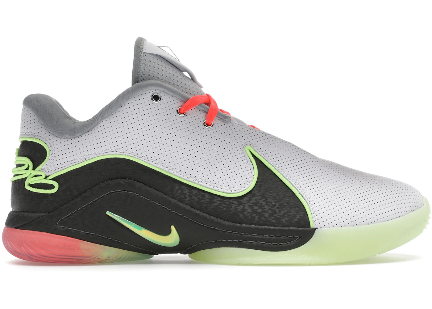 On Sale: Nike LeBron XXII "Moonlight" 