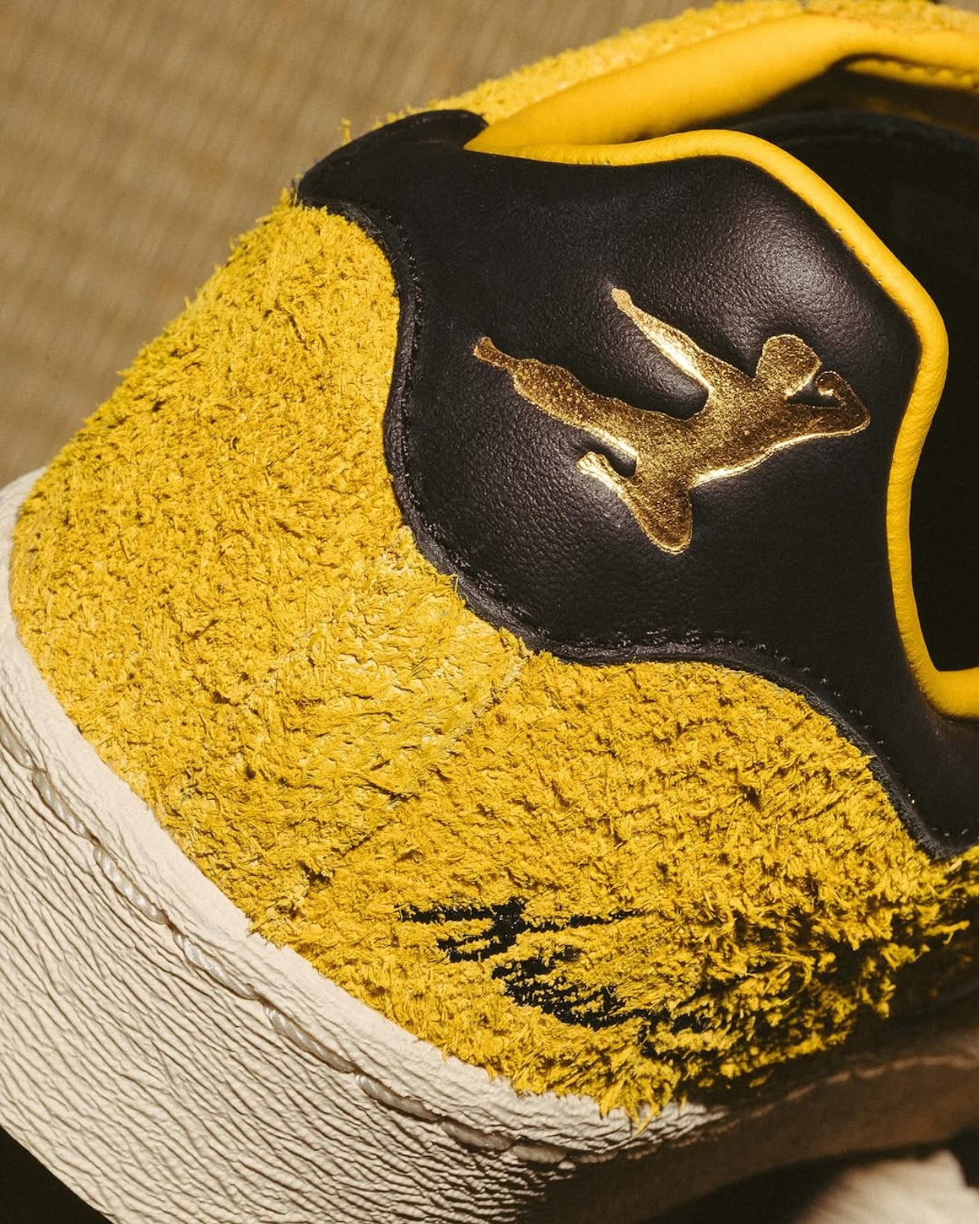 adidas-Jabbar-basse-Jeu-de-la-Mort-JR1597-5.png