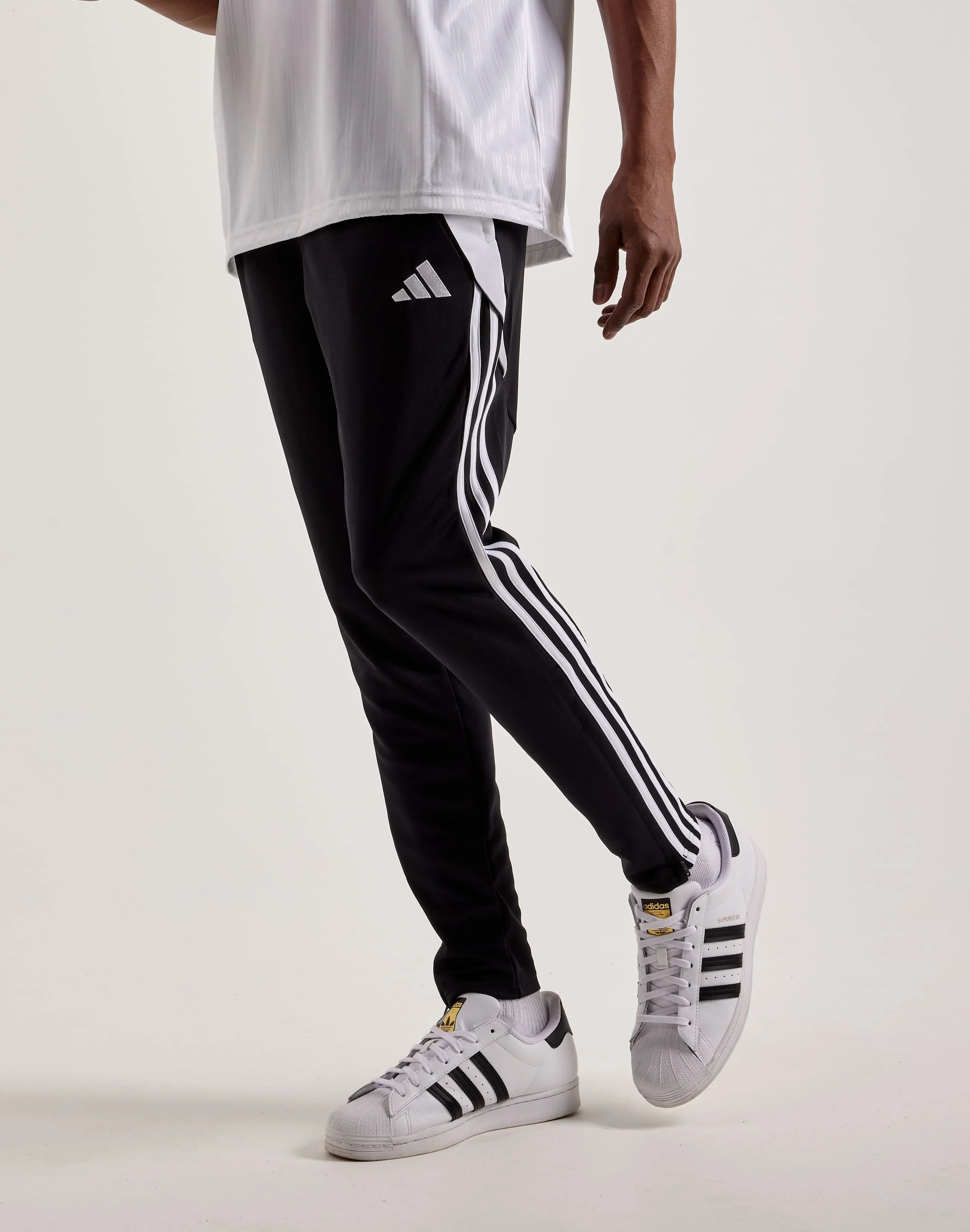Adidas_IP1952_M-049.png