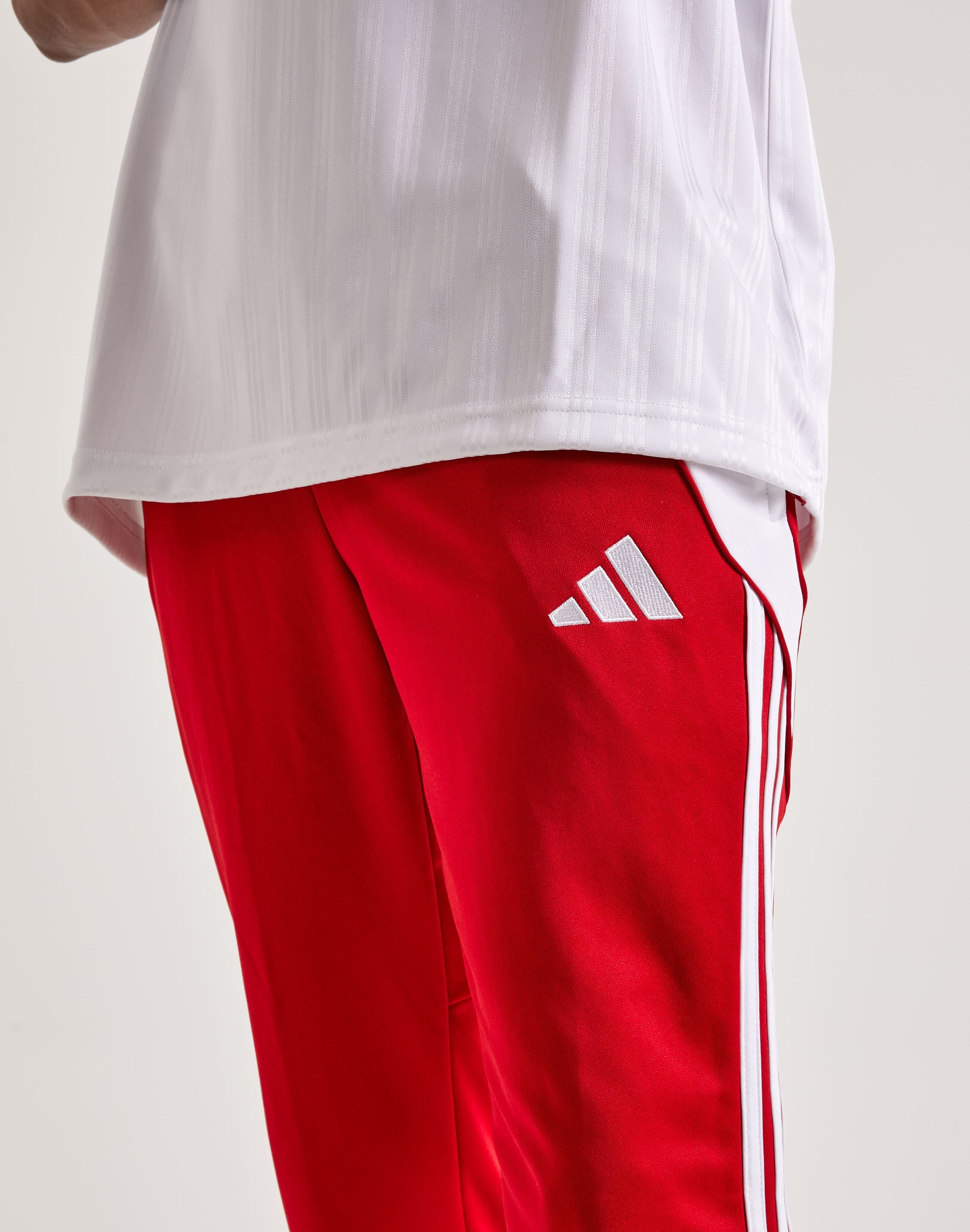 Adidas_IV7264_M-059.png