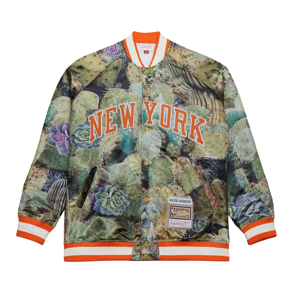 new-york-knicks-m-and-n-x-salehe-satin-full-snap-jacket_ss5_p-203639984+pv-1+u-dcxa15k76ac9d5kga5sl+v-agw2ofb9sfm54rrwkpcr.png