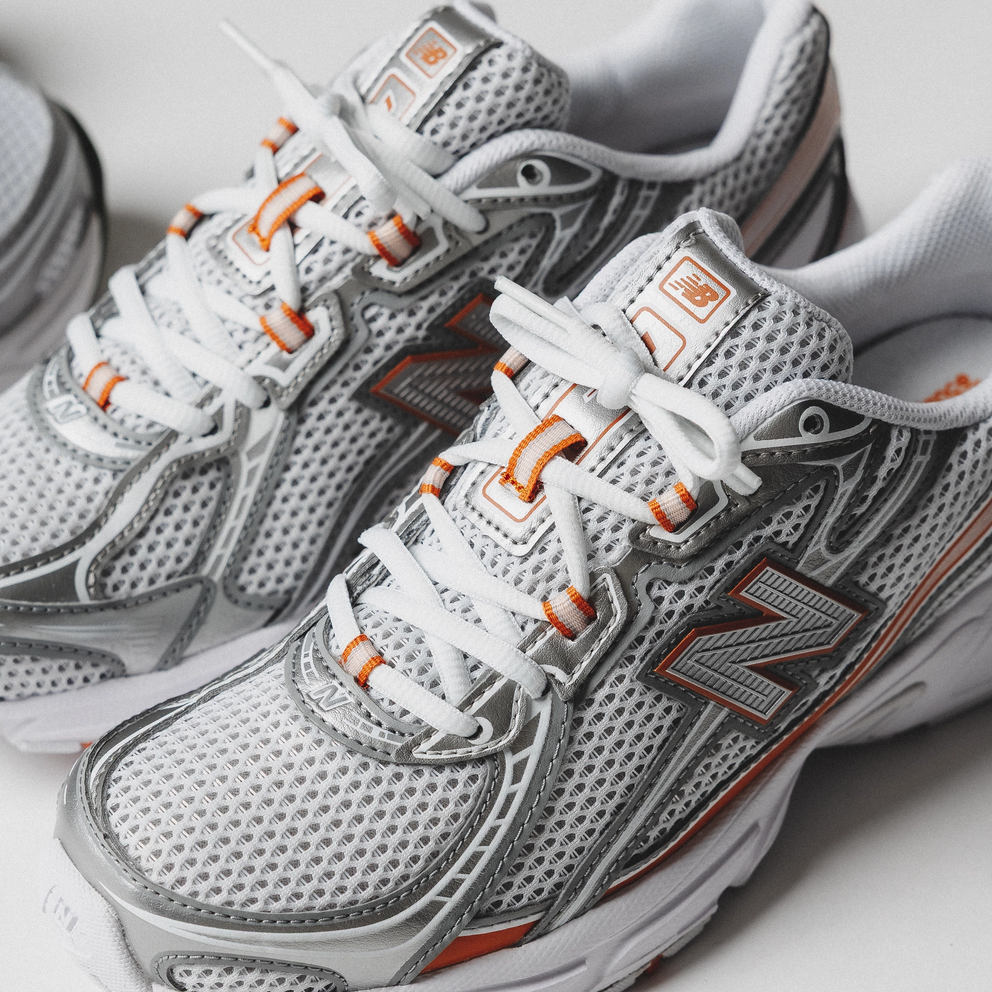 new_balance_unisex_u740cl2_whiteclassic_orangesilver_metallicslate_gray_7.png