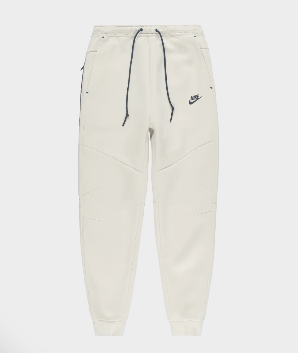 On Sale: Nike Tech Fleece Sweatpants "Light Khaki" 
