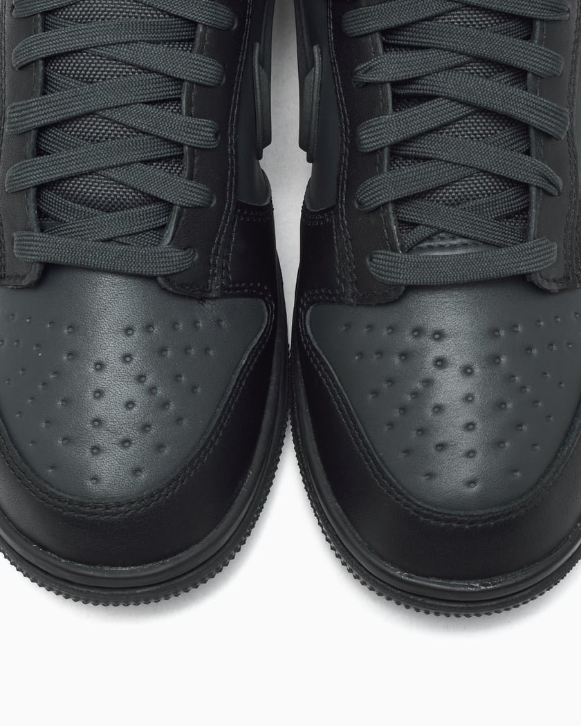 sneakers-nike-dunk-low-gore-tex-hq2053-001-6.png