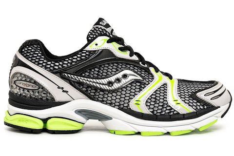 On Sale: Saucony ProGrid Triumph 4 "Black Speed" 